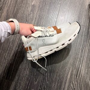 Oncloud nova white pearl brown